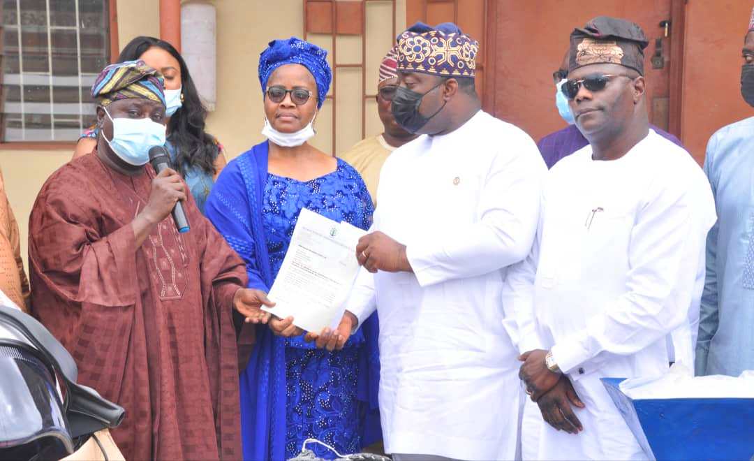 LASG RECEIVES RELIEF MATERIALS DONATED BY NIMASA AT THE AGRIC DEVELOPMENT AGENCY